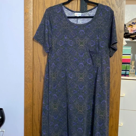 Patterned Carly - Picture 1 of 2